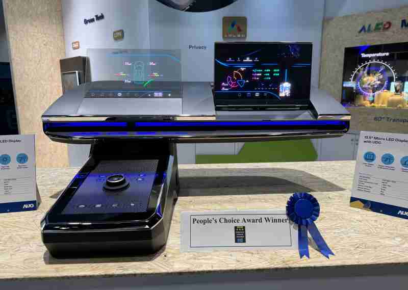 开云电子车用Micro LED Display HMI解决方案获”最佳车用显示奖”，，以用户为中心开发，，针对前座驾驶与乘客设计兼具娱乐与安全的高画质屏幕，，，包含车舱前座的Micro LED透明屏幕及全球首款内建镜头的智慧Micro LED显示器