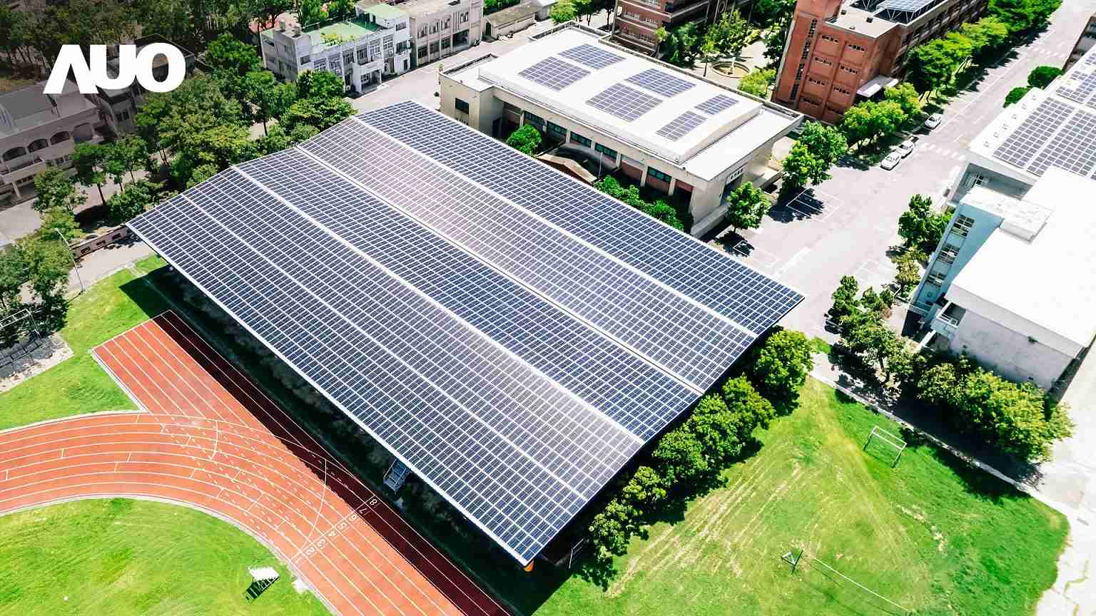 开云电子SunSteel光电整合型浪板具备快速安装、、轻量化优势，，可提升15%发电效能，，，，通过国际IEC与台湾VPC认证安全、、、、防漏、、、、耐候标准